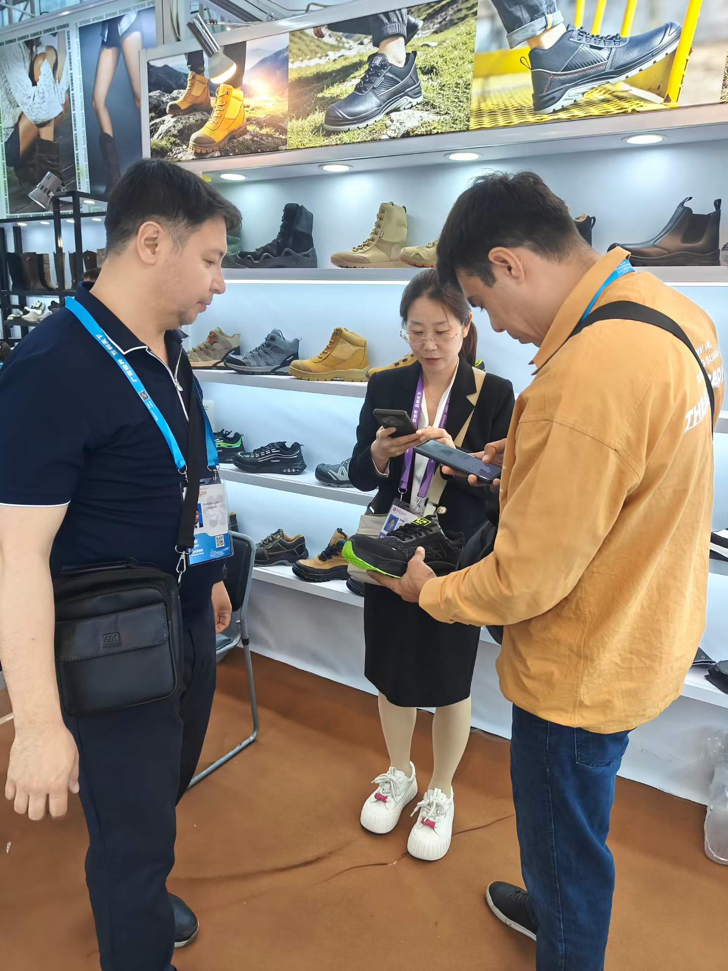 Yingzhihao Safety Shoes Showcases High-Quality Safety Work Shoes at Canton Fair for Global Industrial Safety Demand