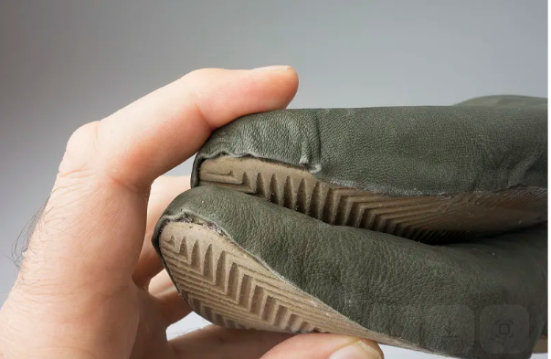 Differences, Advantages and Disadvantages of Common Toe Caps Differences, Advantages and Disadvantages of Common Toe Caps